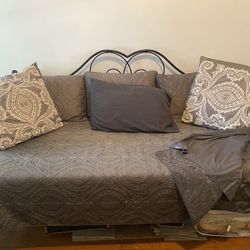 Day Bed 