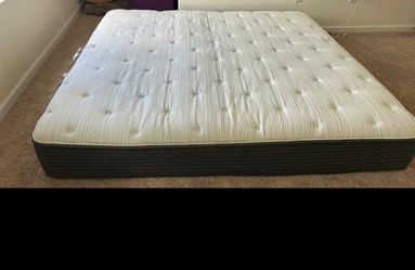 California king Mattress mint condition