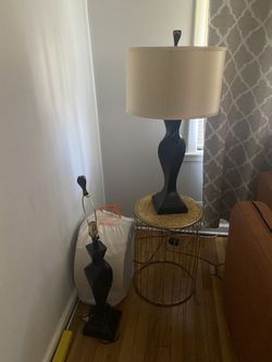 2 Lamps With Shades