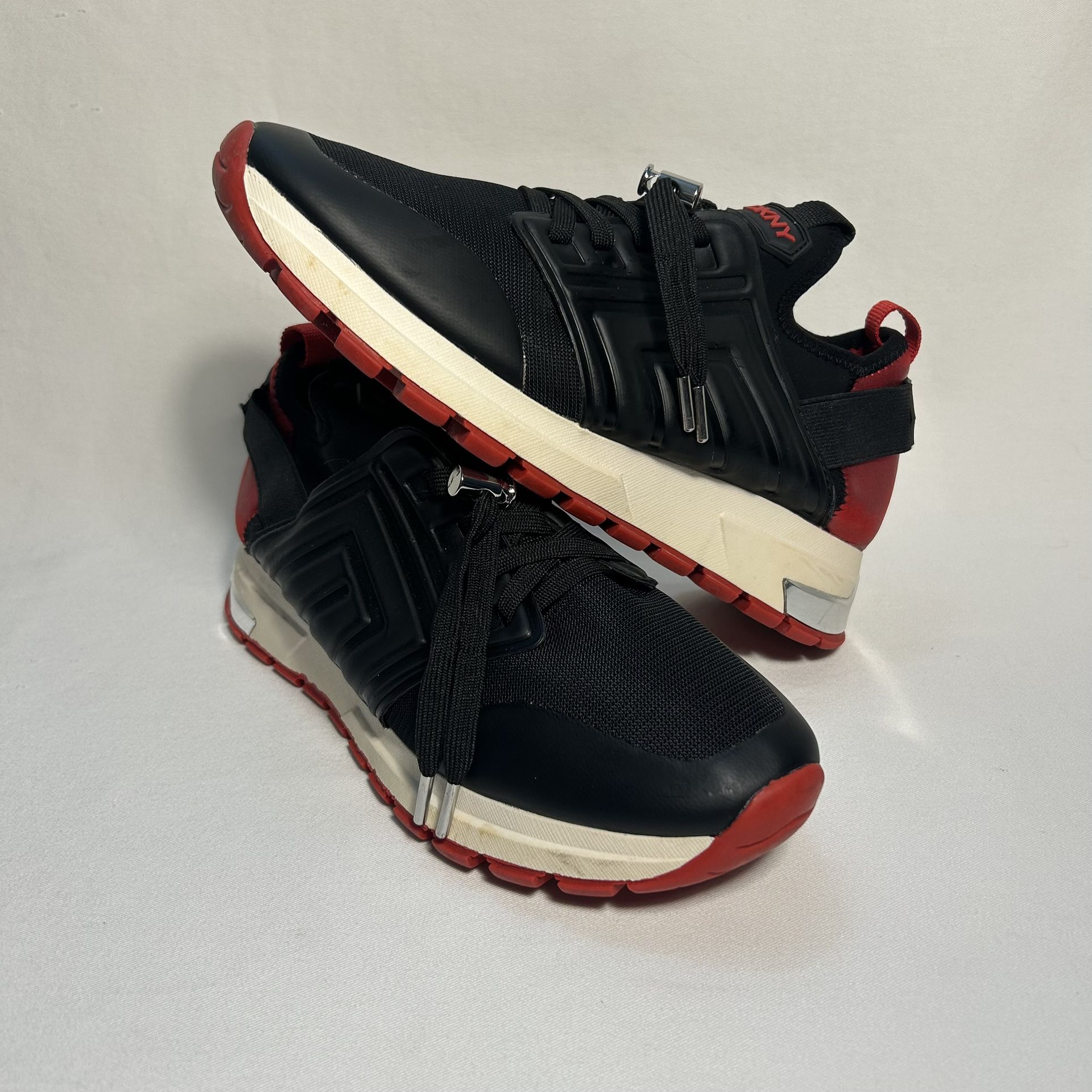 DKNY “Misti” Trainers M-9.5 / W-11