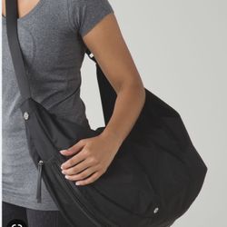 Lululemon Resolution Hobo Crescent Bag