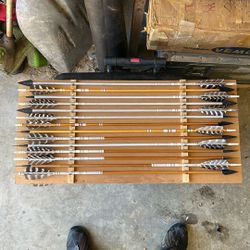Vintage Hunting Arrows! 18 Total + Storage Board