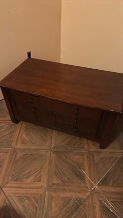 Credenza / Dresser