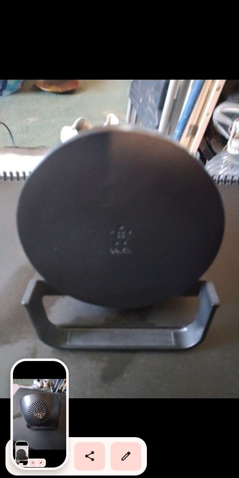 Belkin Charger Stand/Bluetooth Speaker