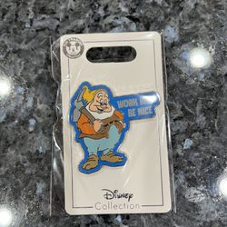 Disney Parks  Happy Snow White Seven Dwarfs Work Hard Be Nice Trading Pin.  Brand New 