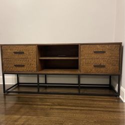 Wooden Console table in VERY GOOD CONDITION! 
