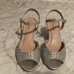Size 6 Sexy Sassy Sparkly Dress Sandals