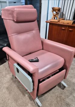 Free Medical chair (recline/ massage/swing arms)