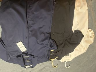 Zara Men’s Short Sleeve Button Ups - Large Slim