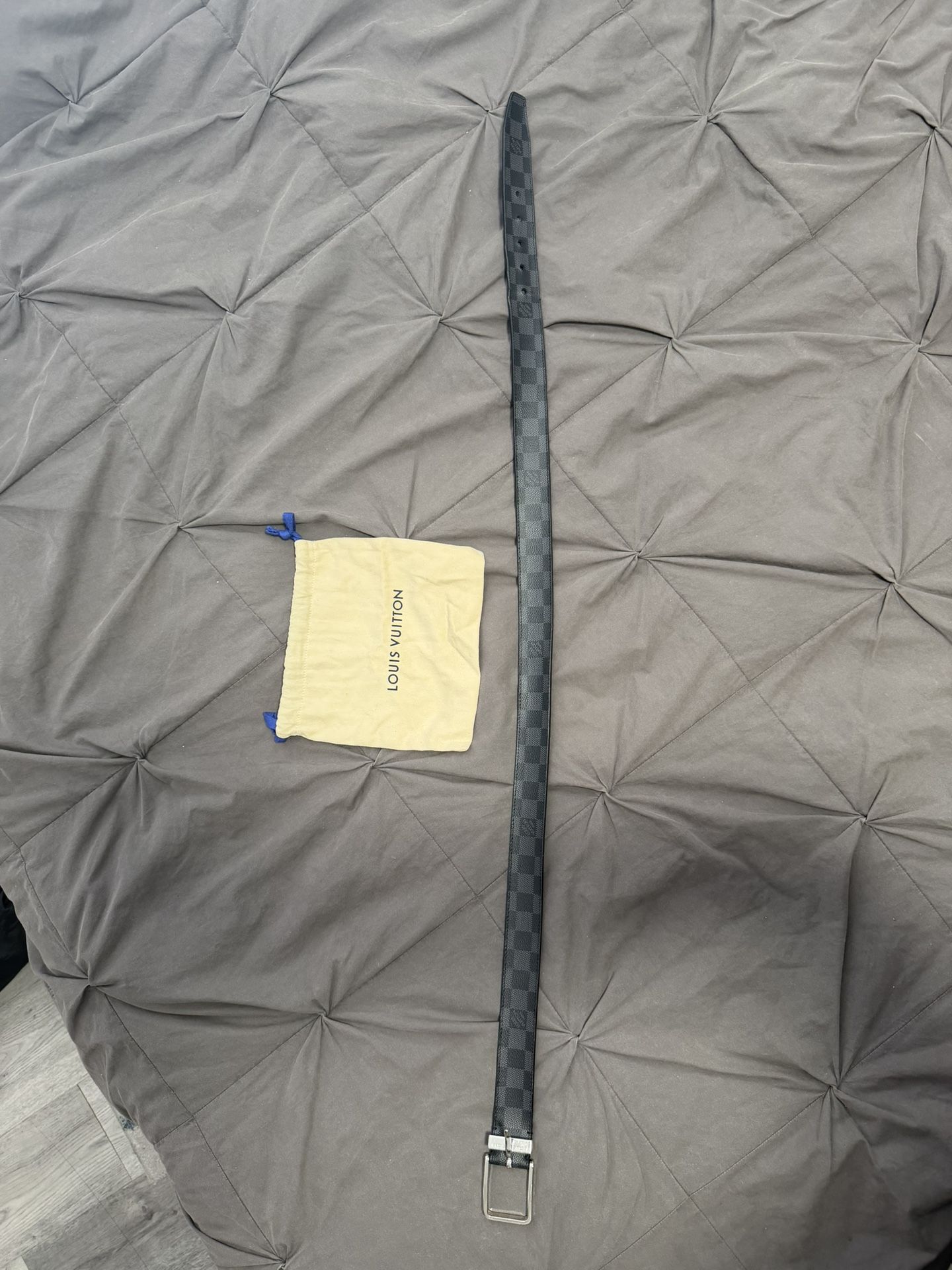 Louis Vuitton Damier Graphite Men’s Belt – Authentic