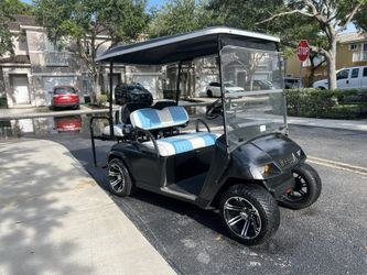 EZGO GOLF CART IN VERY GOOD CONDITION