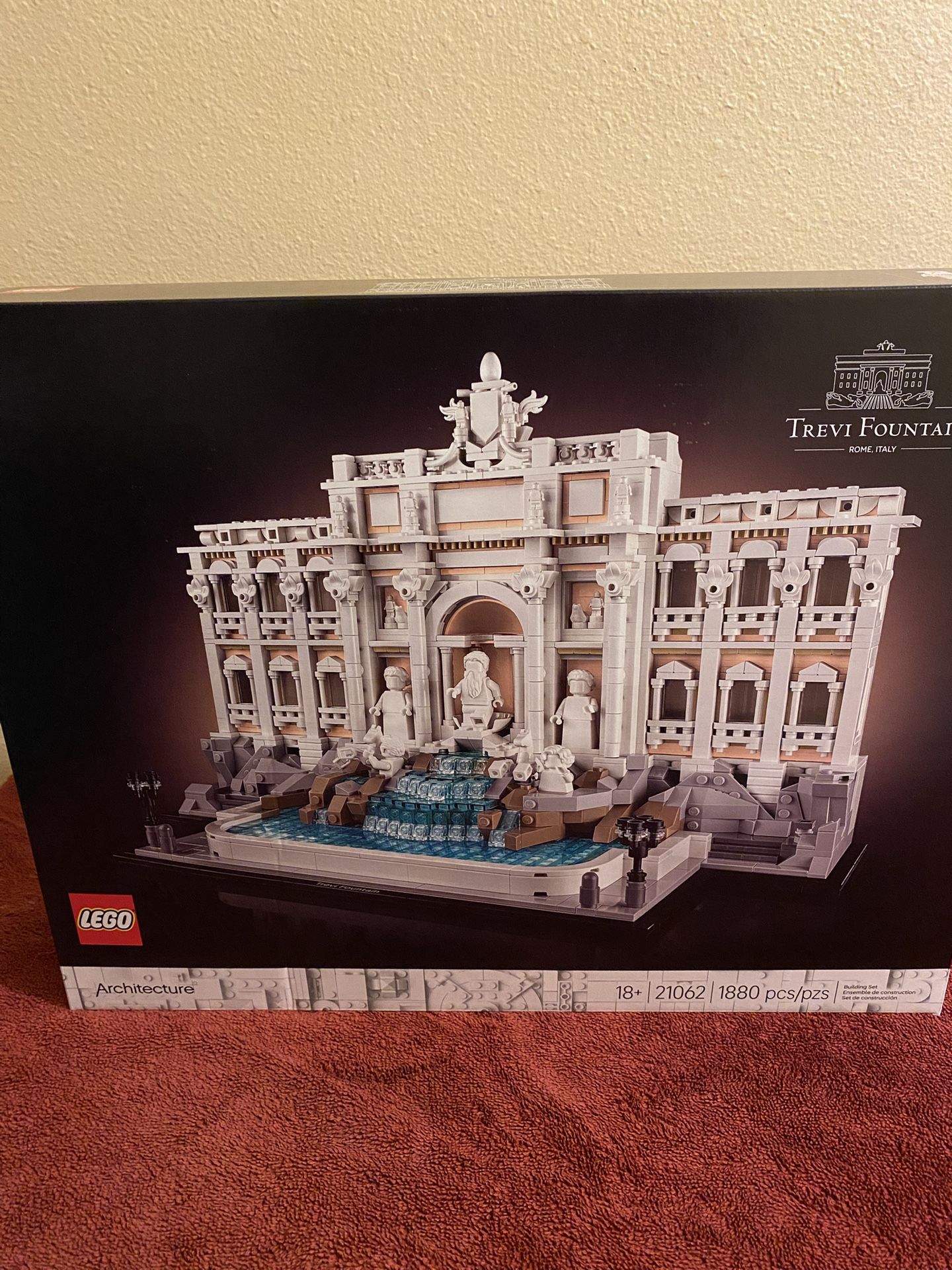 Trevi Fountain Lego set 21062 1880pcs