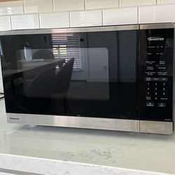 Panasonic 1.3 cu. ft. Inverter Microwave, 1200W - NN-SC67NS