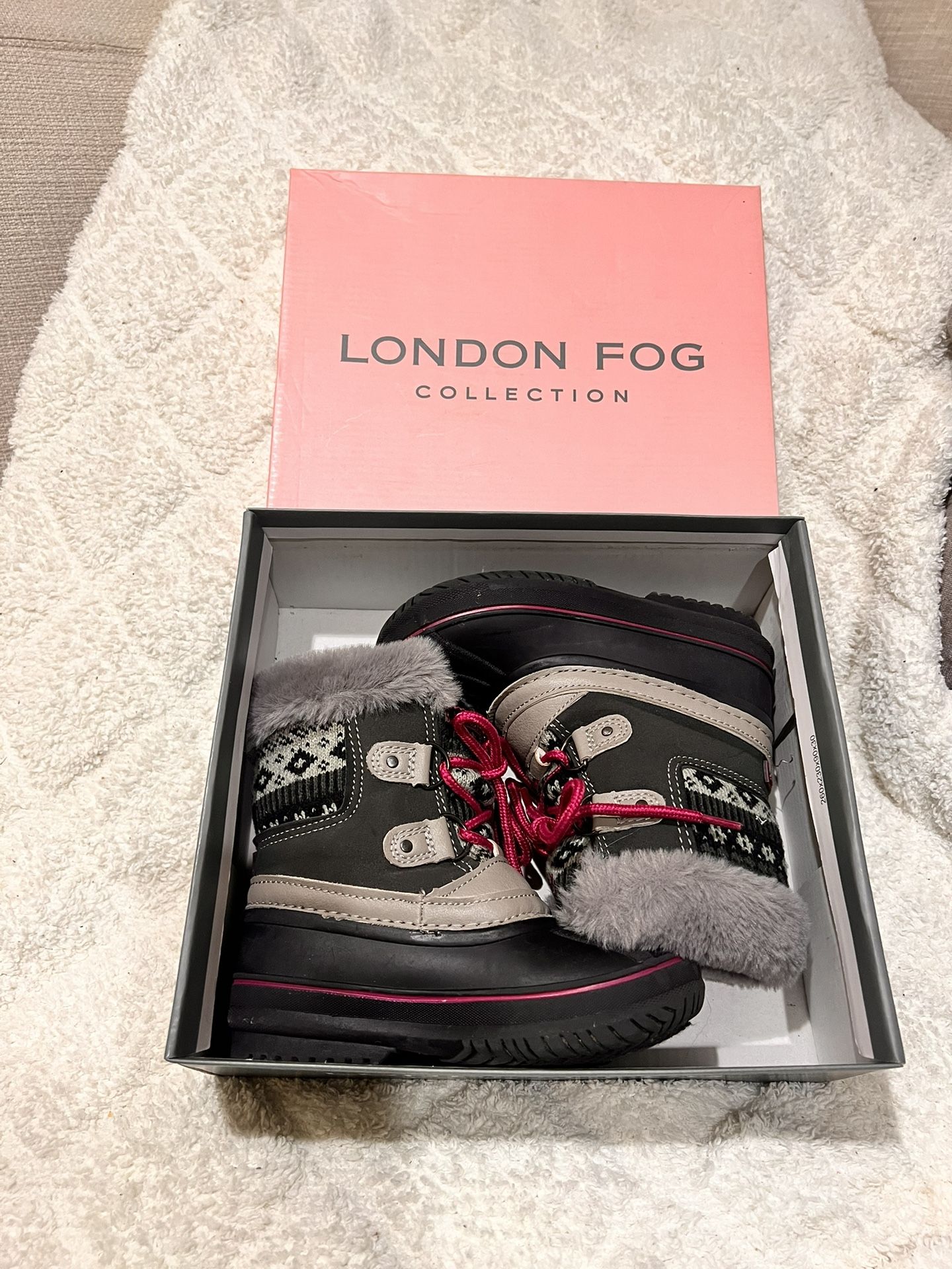 Girls Gray Pink London Fog Snow Boots Size 9 