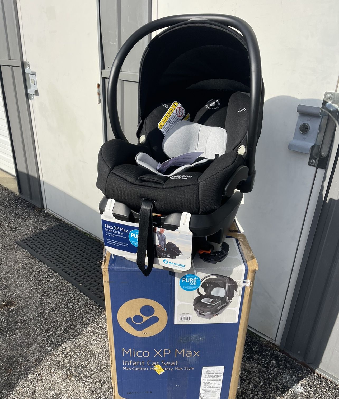 New MaxiCosi Mico XP Max Infant Car Seat 