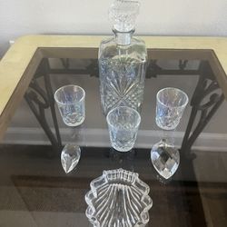 : Elegant Iridescent Crystal Decanter Set (7 Pieces)