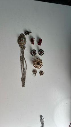 Vintage Earnings And Pin Jewelry