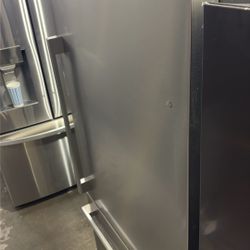 Hisense Top Freezer Refrigerator 