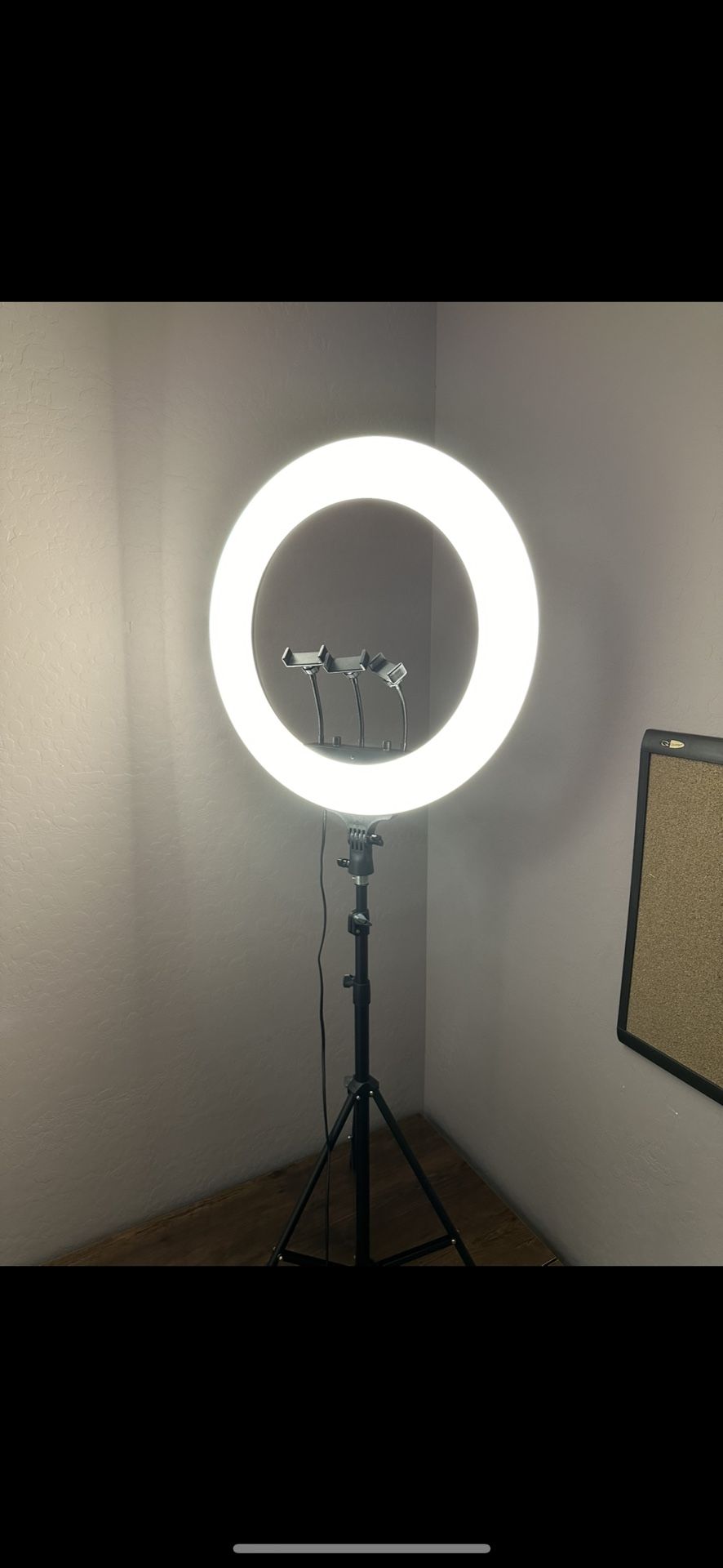 Ring Light w Stand 22inches And 3 Phone Holders