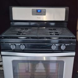 STOVE 110V RANGE GAS.  EXCELLENT WORKING CONDITION AND VERY CLEAN 