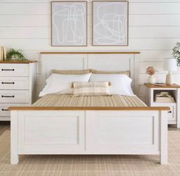 Farmhouse Style Queen Bedframe