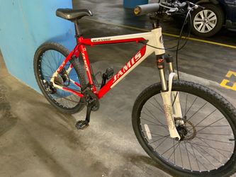 Jamis Durango 21 speed medium size lightweight aluminum frame with disc brakes and 26” wheels