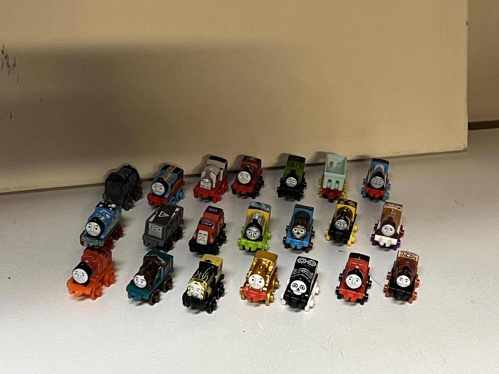Thomas the Train & Friends Cars Engines Minis Lot Of 21