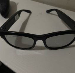 glasses w input speakers