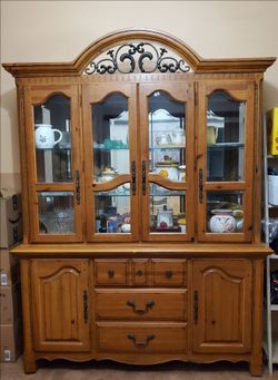 Broyhill Hutch