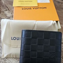 Louis Vuitton Men's Wallet 