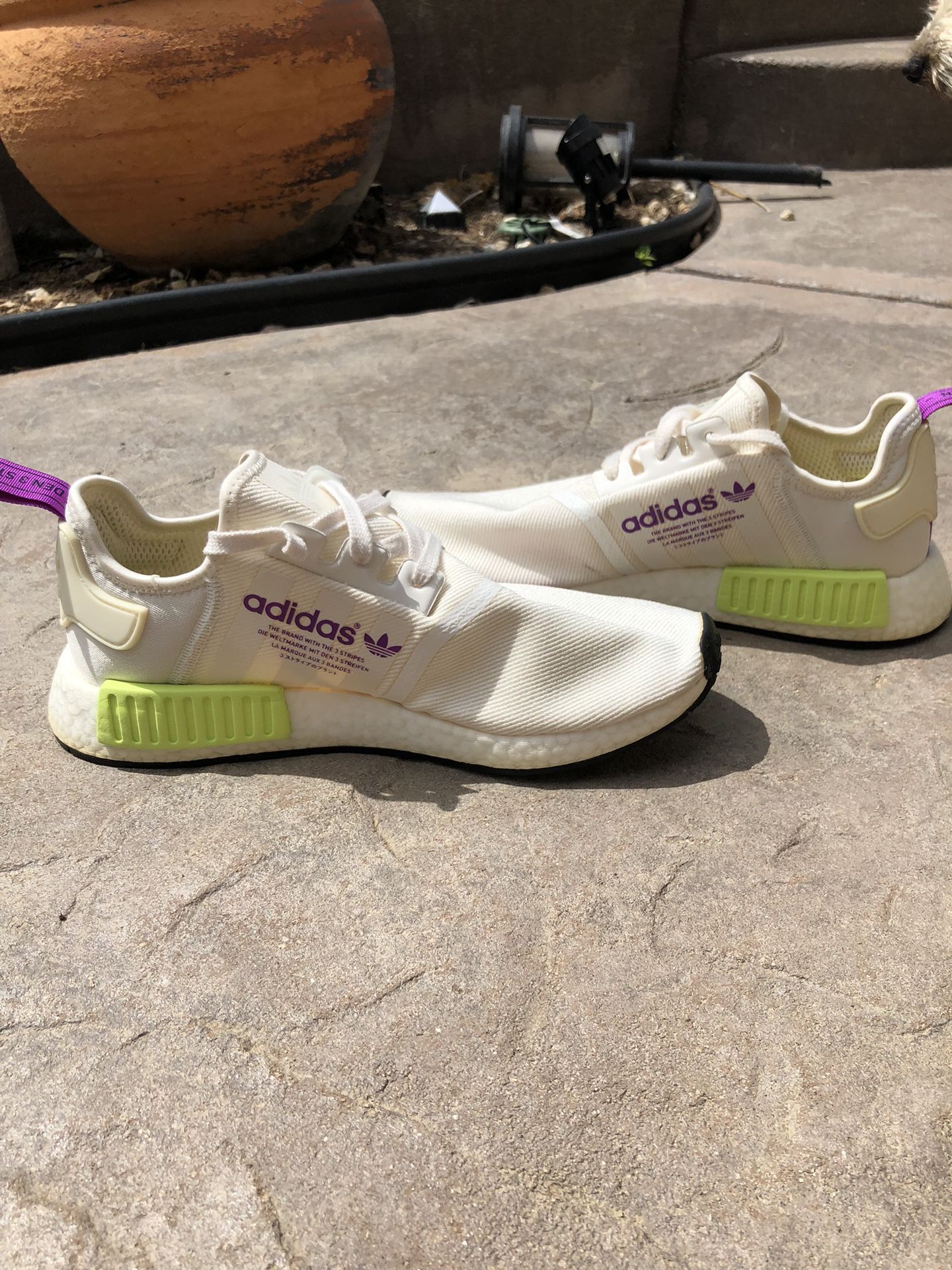 Adidas nmd r1 chalk white semi solar yellow best sale