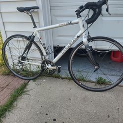 Trek Pilot 2.1 10x2 Speeds, 700 Cc Wheels,58cm Bike.