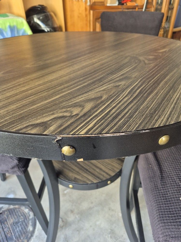 Bar Height Table & Chairs