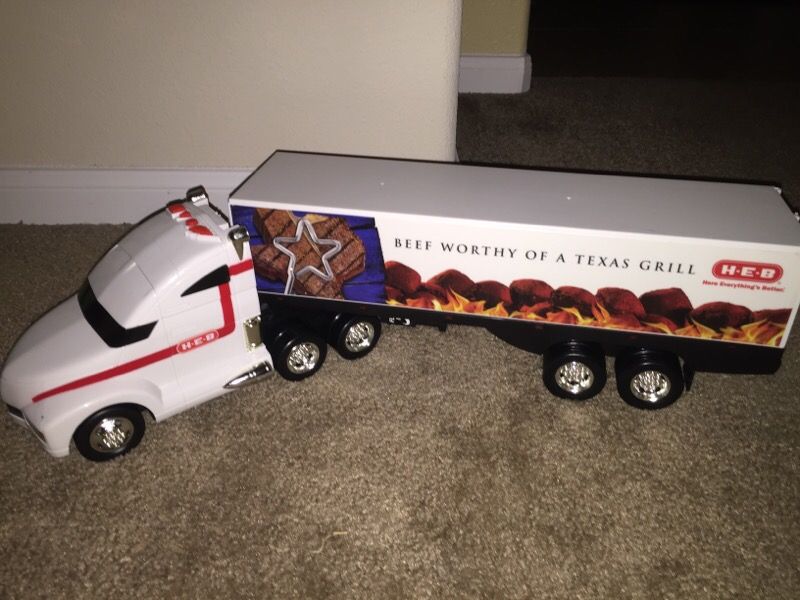 Heb 18 wheeler store toy