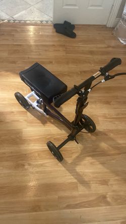 Knee scooter