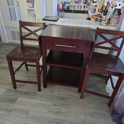 Bar table and 2 stools