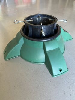 🌲 Heavy-Duty Christmas Tree Stand – $20
