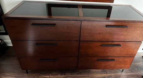 Dresser and 2 night stands