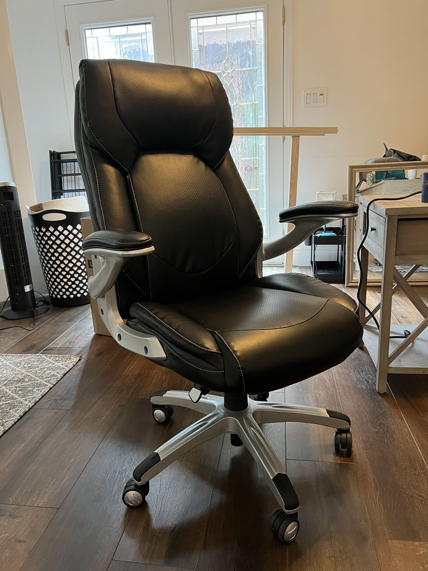 Office Chair From La-Z-Boy