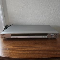 Sony DVP-NS425P Progressive Scan Silver CD DVD Player