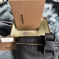 Great Conditions Burberry Men’s Belt Bag