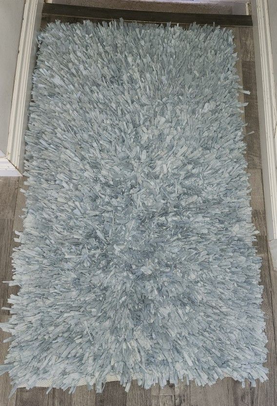 Rug 42L X 25w