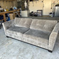 Couch - Pull out Couch