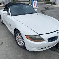 2004 BMW Z4 FOR PARTS ONLY