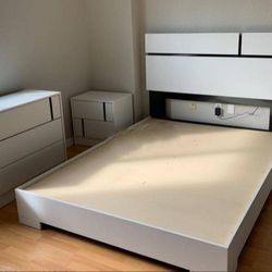 Set De Cuarto Y Cama Queen En Ofera 