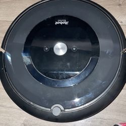 Roomba Vaccum