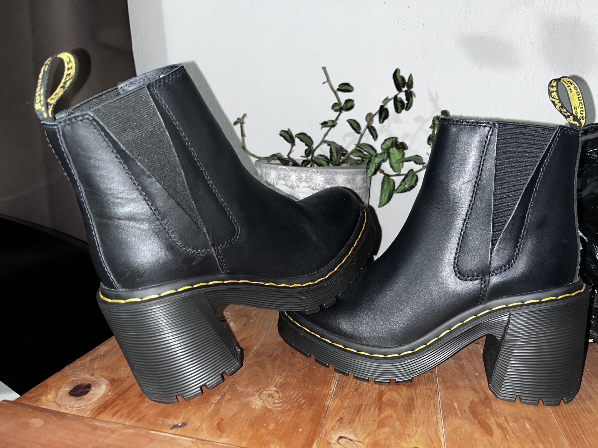 PENCE LEATHER FLARED HEEL CHELSEA BOOTS