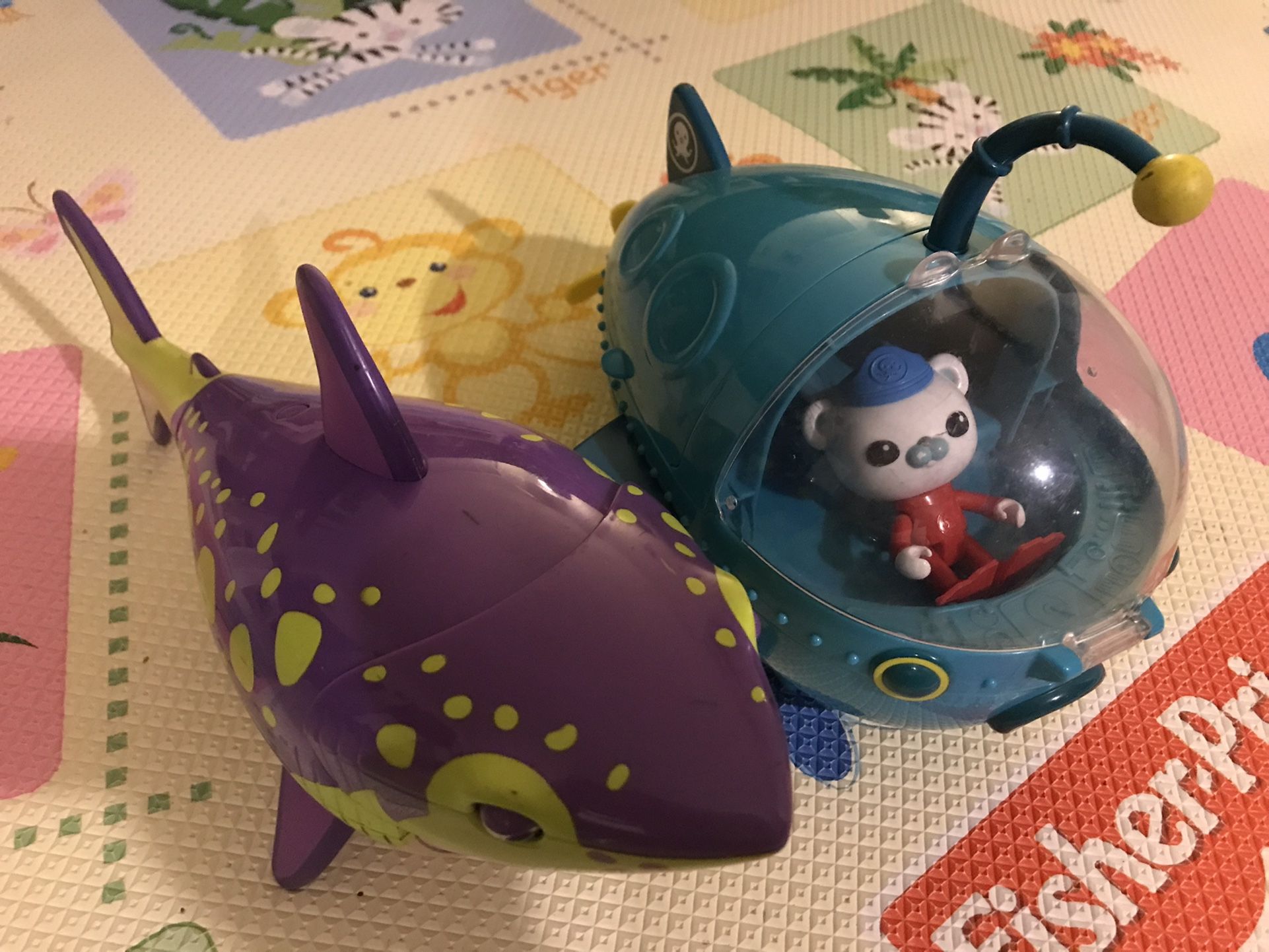 Octonauts And Shark Bath Toy