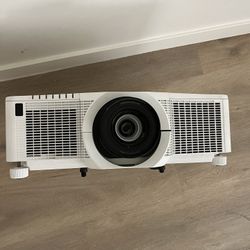 Christie Projector 
