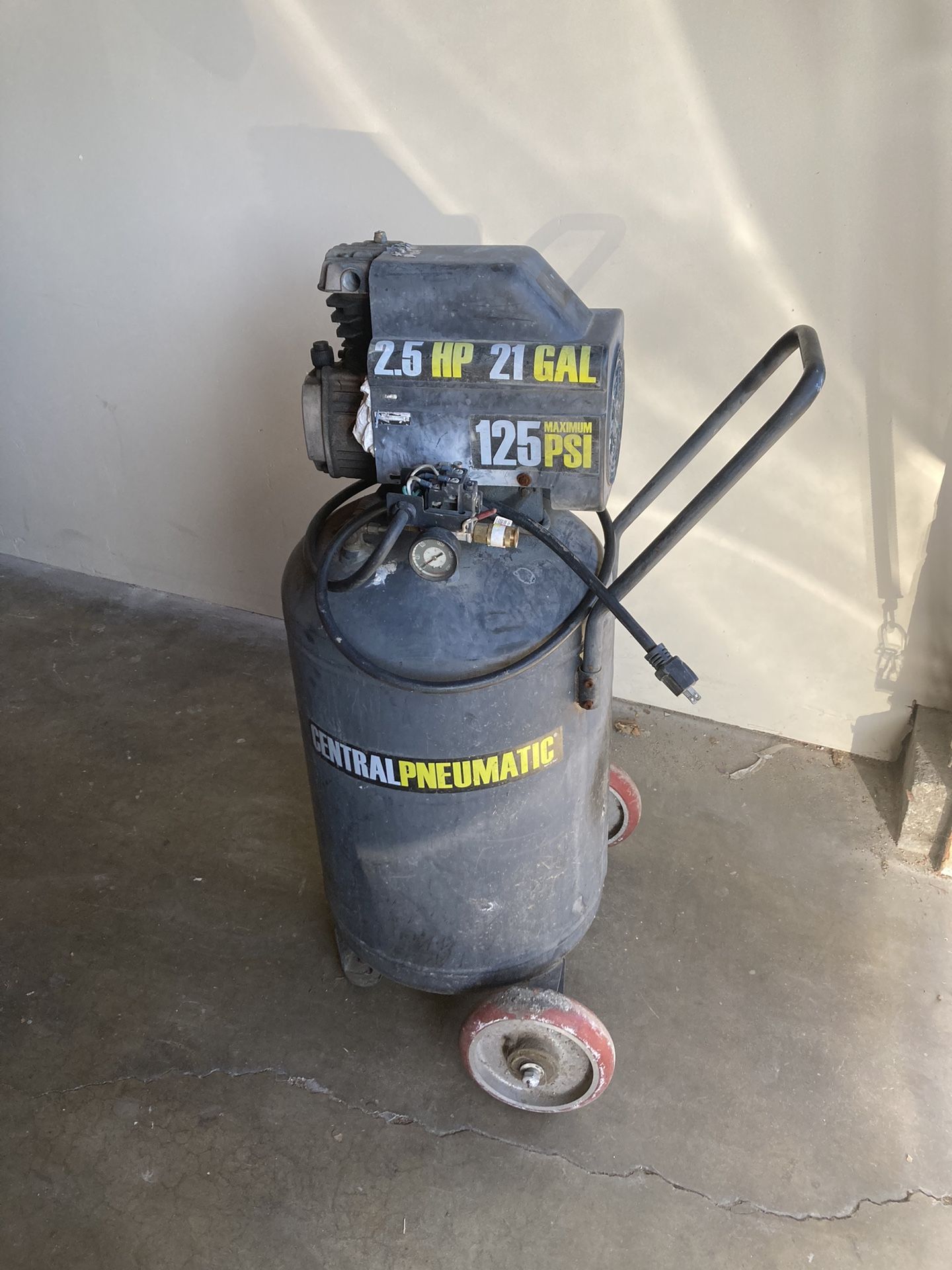 21 Gallon Central Pneumatic Air Compressor